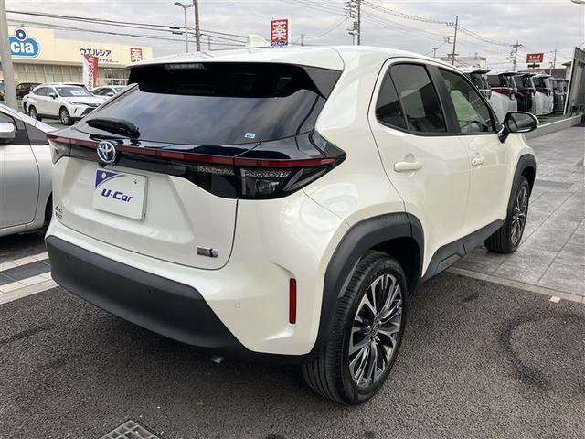 ヤリスクロス ハイブリッドＺ　ドライブレコーダ　インテリジェントキー　アルミホイル　ＬＥＤライト　１オ－ナ－　リアカメラ　ナビ　クルーズコントロール　整備記録簿　横滑り防止システム　メモリーナビゲーション　電動シ－ト　パワステ（9枚目）