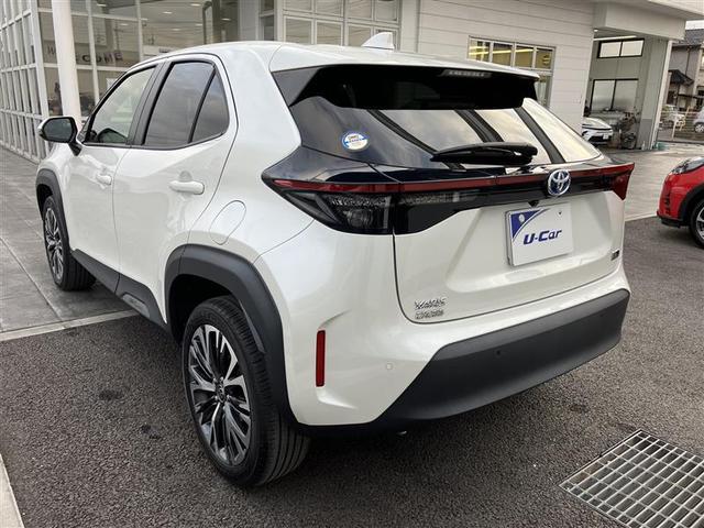 ヤリスクロス ハイブリッドＺ　ドライブレコーダ　インテリジェントキー　アルミホイル　ＬＥＤライト　１オ－ナ－　リアカメラ　ナビ　クルーズコントロール　整備記録簿　横滑り防止システム　メモリーナビゲーション　電動シ－ト　パワステ（10枚目）