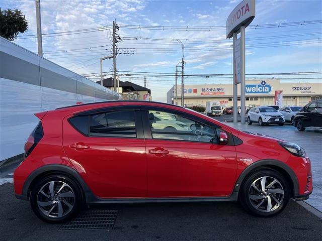 アクア クロスオーバー　グラム　セキュリティアラーム　点検記録簿　ＤＶＤ再生　ＬＥＤヘッドランプ　バックカメラ　ワンオーナー　メモリーナビ　ドラレコ　アルミ　ナビ＆ＴＶ　横滑り防止　キーレス　エアバック　ミュージックプレイヤー接続可（7枚目）