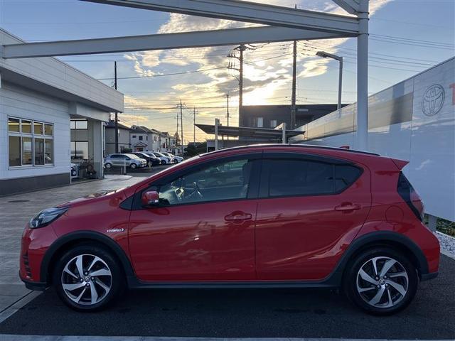 アクア クロスオーバー　グラム　セキュリティアラーム　点検記録簿　ＤＶＤ再生　ＬＥＤヘッドランプ　バックカメラ　ワンオーナー　メモリーナビ　ドラレコ　アルミ　ナビ＆ＴＶ　横滑り防止　キーレス　エアバック　ミュージックプレイヤー接続可（8枚目）