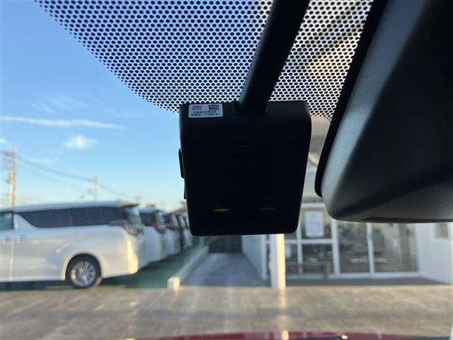 アクア クロスオーバー　グラム　セキュリティアラーム　点検記録簿　ＤＶＤ再生　ＬＥＤヘッドランプ　バックカメラ　ワンオーナー　メモリーナビ　ドラレコ　アルミ　ナビ＆ＴＶ　横滑り防止　キーレス　エアバック　ミュージックプレイヤー接続可（23枚目）