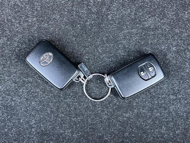 アクア クロスオーバー　グラム　セキュリティアラーム　点検記録簿　ＤＶＤ再生　ＬＥＤヘッドランプ　バックカメラ　ワンオーナー　メモリーナビ　ドラレコ　アルミ　ナビ＆ＴＶ　横滑り防止　キーレス　エアバック　ミュージックプレイヤー接続可（27枚目）