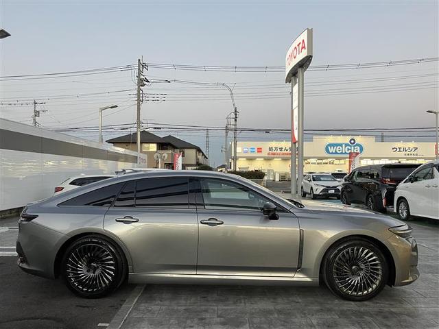 クラウン Ｚ　レザーシート　ＬＥＤヘッドライト　１オナ　地デジＴＶ　ＡＢＳ　ＡＣ１００Ｖ　パワーシート　バックモニター　スマートキー　ＥＴＣ　ドライブレコーダー　アルミホイール　エアコン　盗難防止装置　メモリーナビ（8枚目）