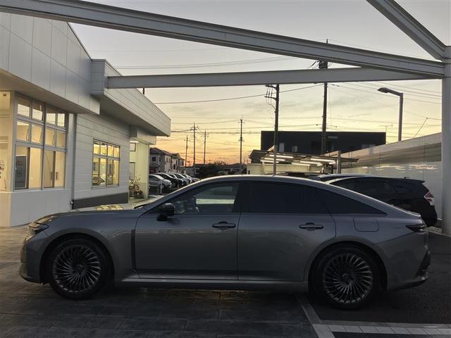 クラウン Ｚ　レザーシート　ＬＥＤヘッドライト　１オナ　地デジＴＶ　ＡＢＳ　ＡＣ１００Ｖ　パワーシート　バックモニター　スマートキー　ＥＴＣ　ドライブレコーダー　アルミホイール　エアコン　盗難防止装置　メモリーナビ（9枚目）