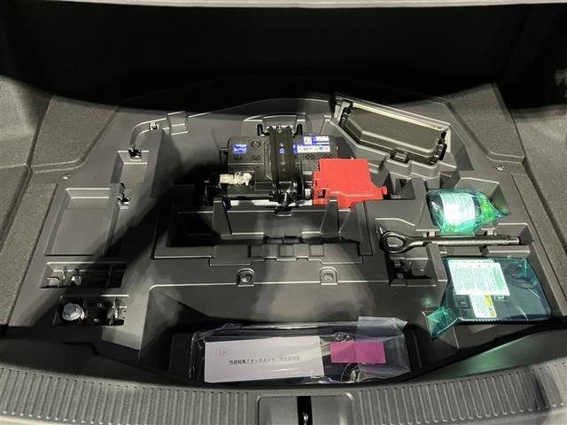 クラウン Ｚ　レザーシート　ＬＥＤヘッドライト　１オナ　地デジＴＶ　ＡＢＳ　ＡＣ１００Ｖ　パワーシート　バックモニター　スマートキー　ＥＴＣ　ドライブレコーダー　アルミホイール　エアコン　盗難防止装置　メモリーナビ（13枚目）