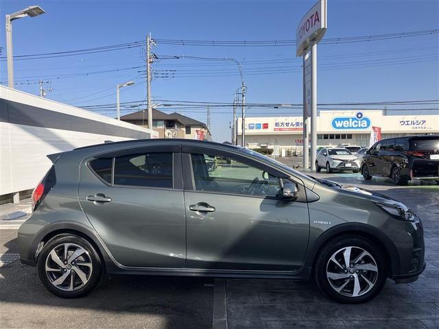 アクア クロスオーバー グラム セキュリティアラーム 点検記録簿 DVD再生 LEDヘッドランプ バックカメラ ワンオーナー メモリーナビ ETC ドラレコ アルミ ナビ&TV 横滑り防止 キーレス エアバック オートエアコン(7枚目)