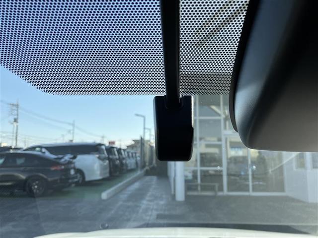 カローラスポーツ ハイブリッドG スタイルパッケージ 衝突軽減ブレーキ LEDライト エアコン スマキー 横滑り防止装置 エアバッグ 盗難防止システム アルミホイール ワンオーナー バックカメラ ドラレコ ETC パワステ キーレス 記録簿 ABS(21枚目)