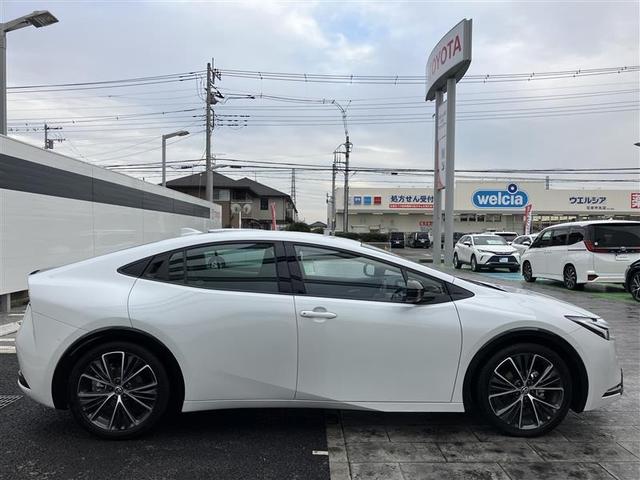 プリウス Ｚ　元当社社用車　プリクラッシュ　試乗車　ＰＷシート　１オーナ　メモリナビ　ＡＣ１００Ｖ電源　ＬＥＤランプ　ナビ・ＴＶ　オートクルーズ　アルミホイール　ドライブレコーダ　ＡＣ　運転席エアバッグ　ＥＴＣ付（7枚目）