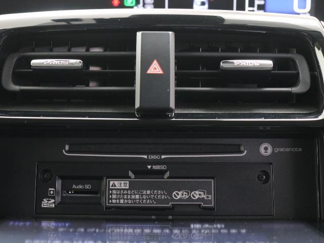 Ｓセーフティプラス　ＳＤナビ／フルセグ　ＣＤ／ＤＶＤ再生　ＳＤ／Ｂｌｕｅｔｏｏｔｈオーディオ　ＵＳＢ／ＨＤＭＩ接続　ＰＣＳ／ＩＣＳ　社外１７アルミ　ＬＥＤライト　Ｂカメラ　スマキー　ドラレコ　ＥＴＣ　Ｆインナー塗装跡(9枚目)