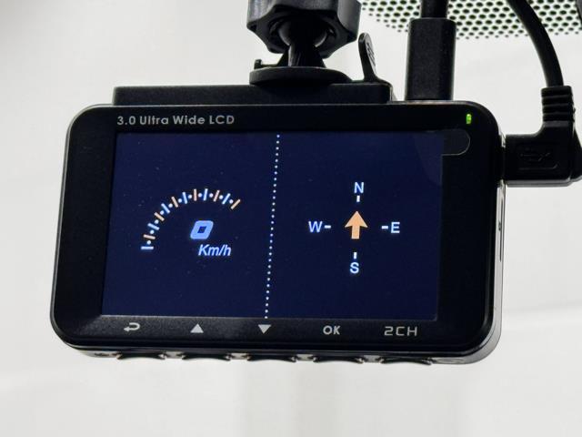 Ａナビパッケージ　衝突軽減ブレーキ　１オーナ　インテリキー　ＡＷ　ドライブレコーダー　ＬＥＤライト　ＡＣ　クルーズコントロール　キーレス　電動シート　盗難防止装置　フルセグＴＶ　ＡＣ１００Ｖ　メモリーナビ　記録簿(9枚目)