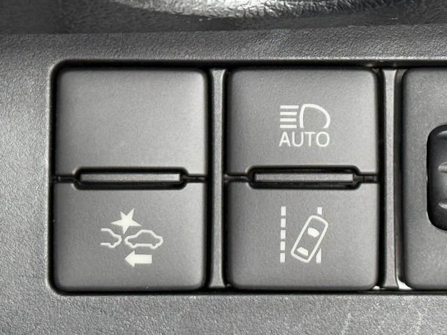 シエンタ ハイブリッド　Ｇ　セーフティーエディションＩＩ　衝突軽減　ナビ　バックモニター　クルコン　両パワースライドドア　アイドリングストップ　記録簿　ドライブレコーダー　ＬＥＤ　３列シート　スマートキー　クルコン　オートエアコン　ＥＴＣ車載器　スマートキー（11枚目）