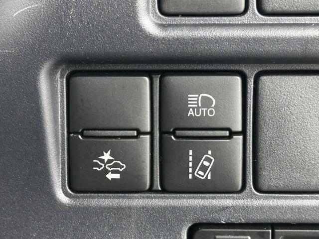 ヴォクシー X 衝突軽減 ナビ バックモニター 左パワースライドドア アイドリングストップ機能 エアバック フルセグ地デジ DVD再生可 ナビ&TV WSRS リモコンキー メモリナビ フルフラット 横滑防止 LED(12枚目)