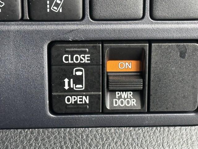 ヴォクシー X 衝突軽減 ナビ バックモニター 左パワースライドドア アイドリングストップ機能 エアバック フルセグ地デジ DVD再生可 ナビ&TV WSRS リモコンキー メモリナビ フルフラット 横滑防止 LED(14枚目)