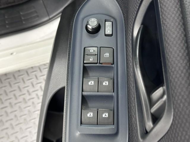 ヴォクシー X 衝突軽減 ナビ バックモニター 左パワースライドドア アイドリングストップ機能 エアバック フルセグ地デジ DVD再生可 ナビ&TV WSRS リモコンキー メモリナビ フルフラット 横滑防止 LED(15枚目)