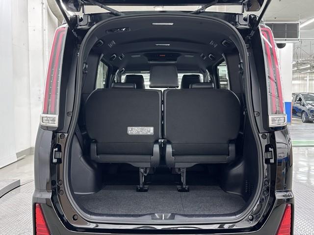 ノア ハイブリッドＳｉ　ダブルバイビーＩＩ　衝突軽減　ナビ　後席モニター　Ｂカメラ　両側パワースライドドア　横滑り防止装置　記録簿有　ＬＥＤ　地デジ　ドラレコ　１オーナー　オートクルーズ　ＤＶＤ再生　メモリナビ　ＥＴＣ　ナビ＆ＴＶ　ＡＢＳ（19枚目）