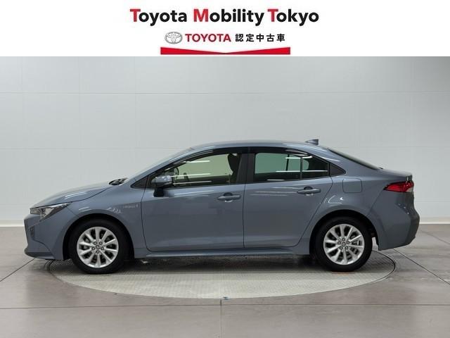 カローラ ハイブリッド　Ｓ　衝突軽減　ナビ　バックモニター　スマートキー　横滑り防止機能　ＬＥＤヘッドライト　ミュージックプレイヤー接続可　点検記録簿　盗難防止装置　オートエアコン　クルコン　メモリナビ　１６ＡＷ（3枚目）