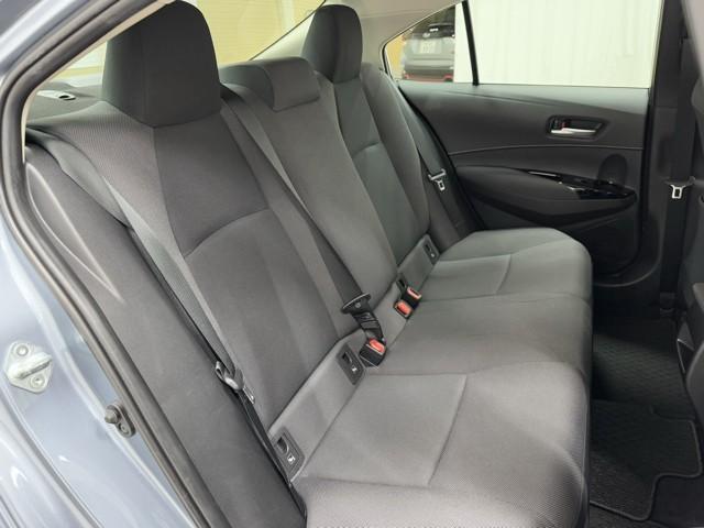 カローラ ハイブリッド　Ｓ　衝突軽減　ナビ　バックモニター　スマートキー　横滑り防止機能　ＬＥＤヘッドライト　ミュージックプレイヤー接続可　点検記録簿　盗難防止装置　オートエアコン　クルコン　メモリナビ　１６ＡＷ（15枚目）