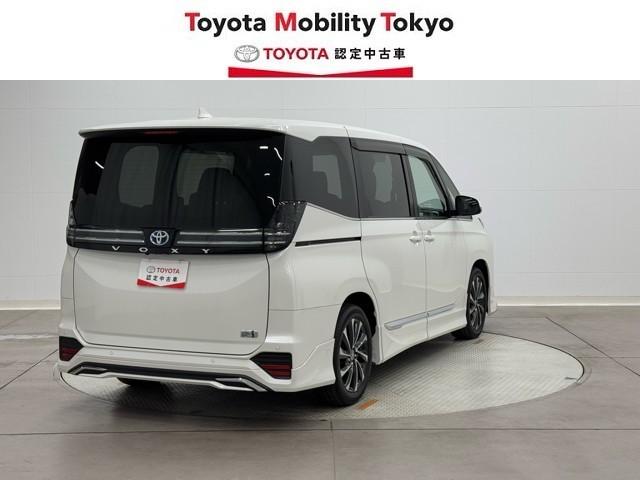 ヴォクシー ハイブリッドS-Z 衝突軽減 ナビ バックモニター モデリスタエアロ DVD再生機能 スマートキー 横滑防止装置 地デジTV クルーズコントロール 1オナ オートエアコン パワーBドア エアバッグ ABS 100V充電(2枚目)