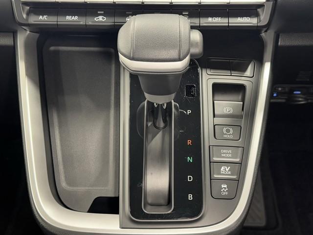 ヴォクシー ハイブリッドS-Z 衝突軽減 ナビ バックモニター モデリスタエアロ DVD再生機能 スマートキー 横滑防止装置 地デジTV クルーズコントロール 1オナ オートエアコン パワーBドア エアバッグ ABS 100V充電(10枚目)