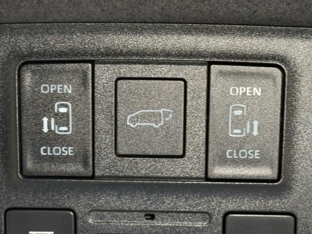 ヴォクシー ハイブリッドS-Z 衝突軽減 ナビ バックモニター モデリスタエアロ DVD再生機能 スマートキー 横滑防止装置 地デジTV クルーズコントロール 1オナ オートエアコン パワーBドア エアバッグ ABS 100V充電(11枚目)