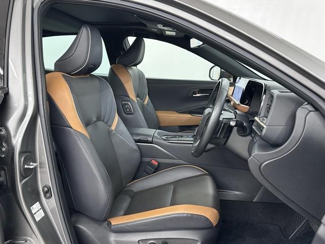 クラウンクロスオーバー RSアドバンスド 衝突軽減 サンル-フ ナビ パノラミックビュー クルーズコントロール 横滑り防止 フルセグTV パワーシート レザーシート LED アルミホイール AC100V スマートキー ナビ&TV BSM(16枚目)