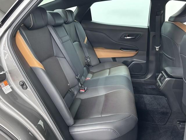 クラウンクロスオーバー RSアドバンスド 衝突軽減 サンル-フ ナビ パノラミックビュー クルーズコントロール 横滑り防止 フルセグTV パワーシート レザーシート LED アルミホイール AC100V スマートキー ナビ&TV BSM(17枚目)