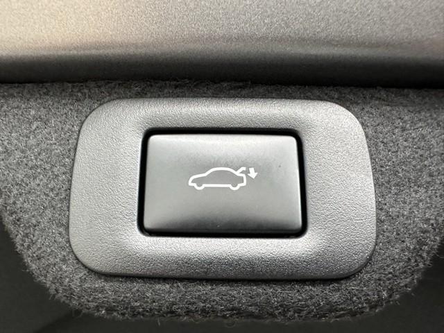 クラウンクロスオーバー RSアドバンスド 衝突軽減 サンル-フ ナビ パノラミックビュー クルーズコントロール 横滑り防止 フルセグTV パワーシート レザーシート LED アルミホイール AC100V スマートキー ナビ&TV BSM(19枚目)