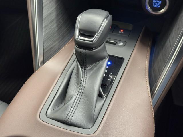 ハリアー Ｚ　衝突軽減　ナビ　バックモニター　運転席パワーシート　横滑防止装置　ヘッドライトＬＥＤ　１９インチアルミホイール　点検記録簿　Ｗエアバッグ　パワーバックドア　ドラレコ付き　スマートキ－　サイドエアバッグ（12枚目）