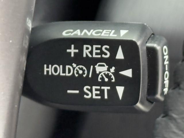 プリウスアルファ Ｇ　衝突軽減ＴＳＳ　ナビ　Ｂモニタ　パワーシート　Ｗエアバッグ　ＬＥＤ　ドライブレコーダー　地デジＴＶ　クルーズコントロール　ＥＴＣ付　Ｗエアバック　ＤＶＤ再生機能　スマートキー　アルミホイール（11枚目）