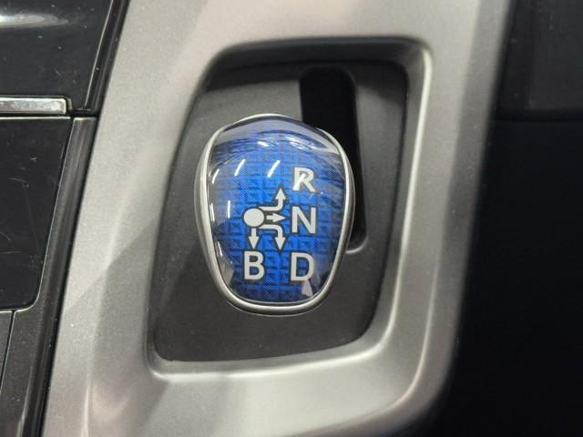 プリウスアルファ Ｇ　衝突軽減ＴＳＳ　ナビ　Ｂモニタ　パワーシート　Ｗエアバッグ　ＬＥＤ　ドライブレコーダー　地デジＴＶ　クルーズコントロール　ＥＴＣ付　Ｗエアバック　ＤＶＤ再生機能　スマートキー　アルミホイール（12枚目）