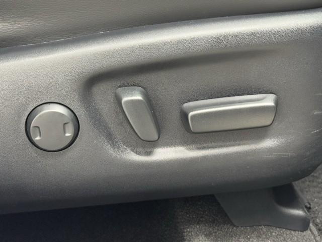 プリウスアルファ Ｇ　衝突軽減ＴＳＳ　ナビ　Ｂモニタ　パワーシート　Ｗエアバッグ　ＬＥＤ　ドライブレコーダー　地デジＴＶ　クルーズコントロール　ＥＴＣ付　Ｗエアバック　ＤＶＤ再生機能　スマートキー　アルミホイール（15枚目）