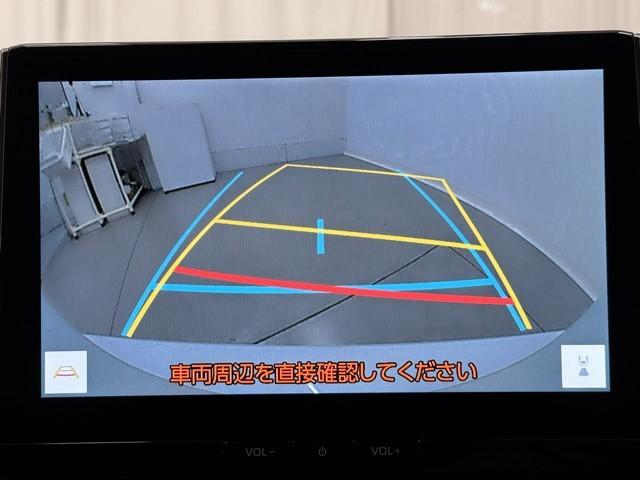 バックモニター付なので後退時に後方が見えるので安心。　車は構造上、死角がたくさんなので万が一を考えると必須ですね。　あくまで補助の為の装備、バックは目視で確認する事が重要ですよ。