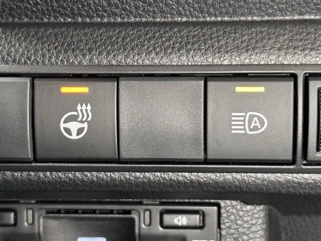 状況に応じてハイビーム／ロービームを自動的に切り替え。より明るく安全な夜間視界を確保します。