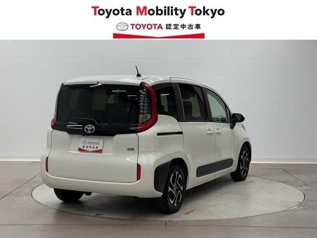 シエンタ ハイブリッドＺ　衝突軽減　ナビ　パノラミックビュー　アルミ　スマートキー　両側パワースライドドア　イモビライザー　整備記録簿　シートヒーター　ＬＥＤヘッドライト　ＥＴＣ車載器　横滑り防止　スマートキー　オートエアコン（2枚目）