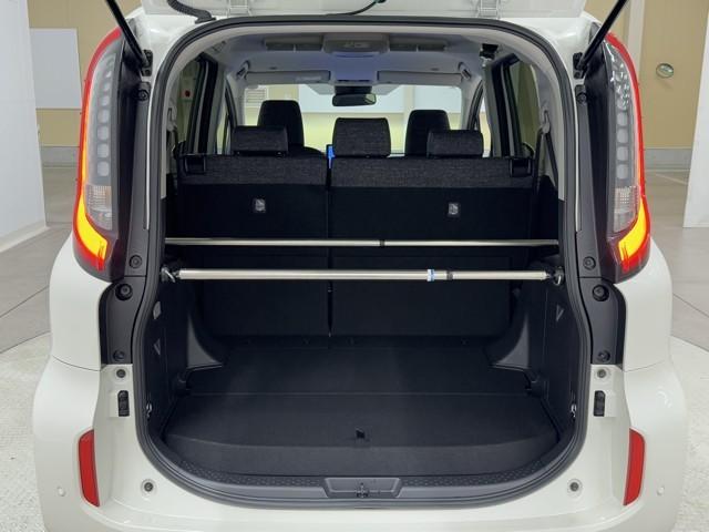 シエンタ ハイブリッドＺ　衝突軽減　ナビ　パノラミックビュー　アルミ　スマートキー　両側パワースライドドア　イモビライザー　整備記録簿　シートヒーター　ＬＥＤヘッドライト　ＥＴＣ車載器　横滑り防止　スマートキー　オートエアコン（17枚目）