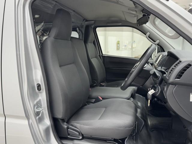 ハイエースバン ロングジャストローDXGLパック 衝突軽減 ナビ パノラミックビュー ジャストロー キーレスエントリー パワーウィンドウ マニュアルエアコン エアバッグ 記録簿 ドラレコ ミュージックプレイヤー接続可 メモリナビ ETC(15枚目)