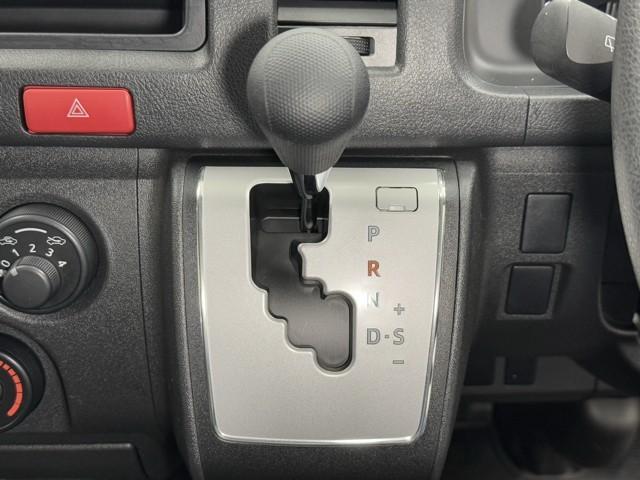 ハイエースバン ロングＤＸ　衝突軽減　ＩＣＳ　リモコンキー　パワーウィンドウ　運転席エアバッグ　横滑り防止　整備点検記録簿　イモビ付　エアコン　ＡＢＳ　キーレス　ＥＴＣ付　ドライブレコーダー（11枚目）