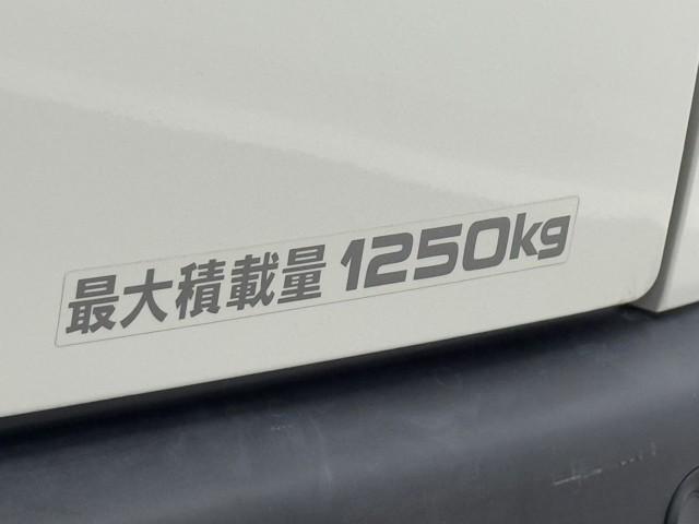 ハイエースバン ロングＤＸ　衝突軽減　ＩＣＳ　リモコンキー　パワーウィンドウ　運転席エアバッグ　横滑り防止　整備点検記録簿　イモビ付　エアコン　ＡＢＳ　キーレス　ＥＴＣ付　ドライブレコーダー（16枚目）
