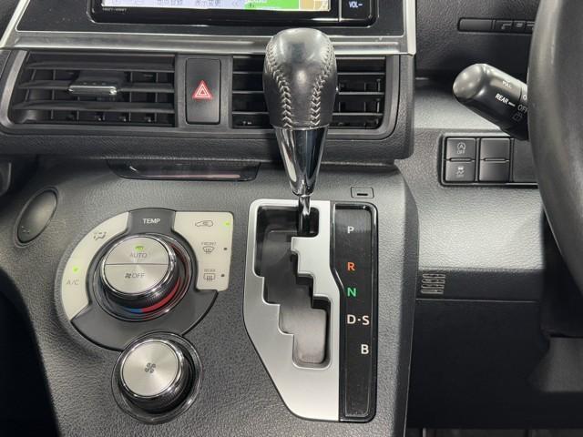 シエンタ Ｇ　セーフティーエディション　衝突軽減　ＴＳＳ　ナビ　パノラミックビュー　シートヒーター　両側電動ドア　ドライブレコーダー　オートエアコン　フルセグＴＶ　スマートキー　盗難防止装置　ＥＴＣ　ＤＶＤ　３列シート　メモリーナビ　ＡＢＳ（12枚目）