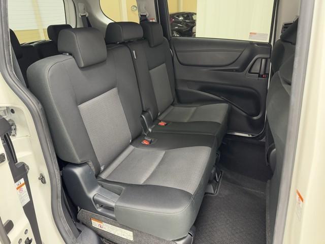 シエンタ Ｇ　セーフティーエディション　衝突軽減　ＴＳＳ　ナビ　パノラミックビュー　シートヒーター　両側電動ドア　ドライブレコーダー　オートエアコン　フルセグＴＶ　スマートキー　盗難防止装置　ＥＴＣ　ＤＶＤ　３列シート　メモリーナビ　ＡＢＳ（17枚目）