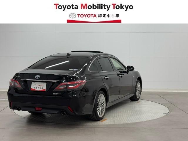 クラウンハイブリッド Ｓ　Ｆｏｕｒ　エレガンススタイル　衝突軽減　ナビＴＶ　パノラミックビューモニター　サンルーフ　１８インチアルミホイール　クルーズコントロール　盗難防止装置　パワーシート　スマートキー　ドラレコ　４ＷＤ　メモリーナビ　フルセグ　ＥＴＣ（2枚目）