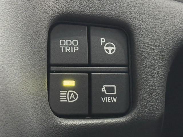 クラウンハイブリッド Ｓ　Ｆｏｕｒ　エレガンススタイル　衝突軽減　ナビＴＶ　パノラミックビューモニター　サンルーフ　１８インチアルミホイール　クルーズコントロール　盗難防止装置　パワーシート　スマートキー　ドラレコ　４ＷＤ　メモリーナビ　フルセグ　ＥＴＣ（13枚目）