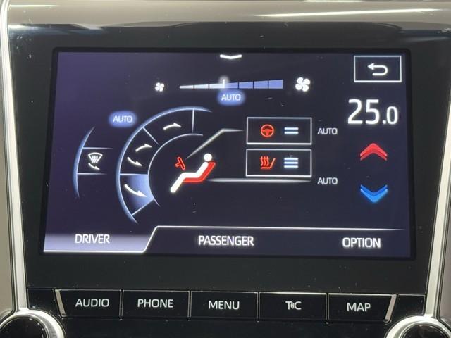 クラウンハイブリッド Ｓ　Ｆｏｕｒ　エレガンススタイル　衝突軽減　ナビＴＶ　パノラミックビューモニター　サンルーフ　１８インチアルミホイール　クルーズコントロール　盗難防止装置　パワーシート　スマートキー　ドラレコ　４ＷＤ　メモリーナビ　フルセグ　ＥＴＣ（15枚目）