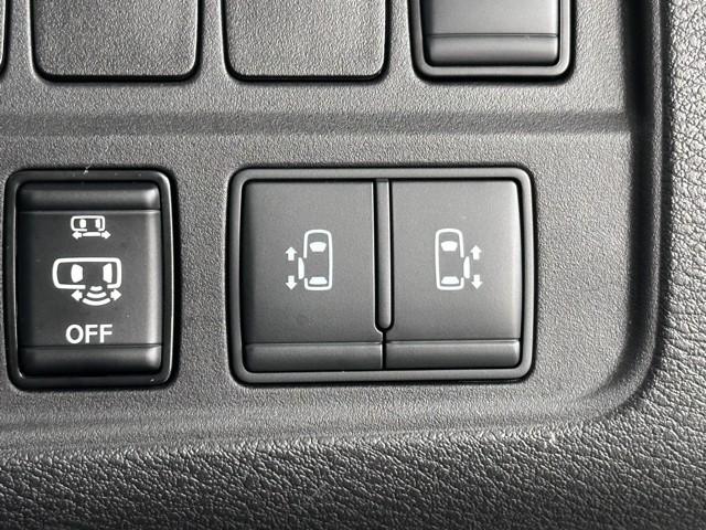 セレナ ｅ－パワー　ハイウェイスターＶ　衝突軽減　ＢＳＭ　ナビ　パノラミックビュー　後席モニター　地デジ　ミュージックプレイヤー接続可　３列シート　クルーズコントロール　横滑り防止機能　スマキー　バックカメラ　ＬＥＤ　点検記録簿付　ＥＴＣ（13枚目）