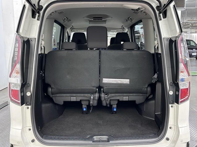 セレナ ｅ－パワー　ハイウェイスターＶ　衝突軽減　ＢＳＭ　ナビ　パノラミックビュー　後席モニター　地デジ　ミュージックプレイヤー接続可　３列シート　クルーズコントロール　横滑り防止機能　スマキー　バックカメラ　ＬＥＤ　点検記録簿付　ＥＴＣ（18枚目）