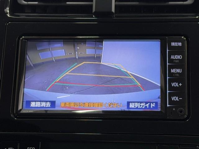 プリウス Ｓ　衝突軽減　ナビ　バックモニター　１００Ｖ　取説記録簿　スマートキ－　メモリーナビゲーション　ＬＥＤヘッドライト　ＥＴＣ車載器　フルオートエアコン　クルーズコントロール　エアバッグ　ドラレコ（6枚目）