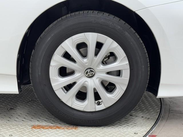 プリウス Ｓ　衝突軽減　ナビ　バックモニター　１００Ｖ　取説記録簿　スマートキ－　メモリーナビゲーション　ＬＥＤヘッドライト　ＥＴＣ車載器　フルオートエアコン　クルーズコントロール　エアバッグ　ドラレコ（18枚目）