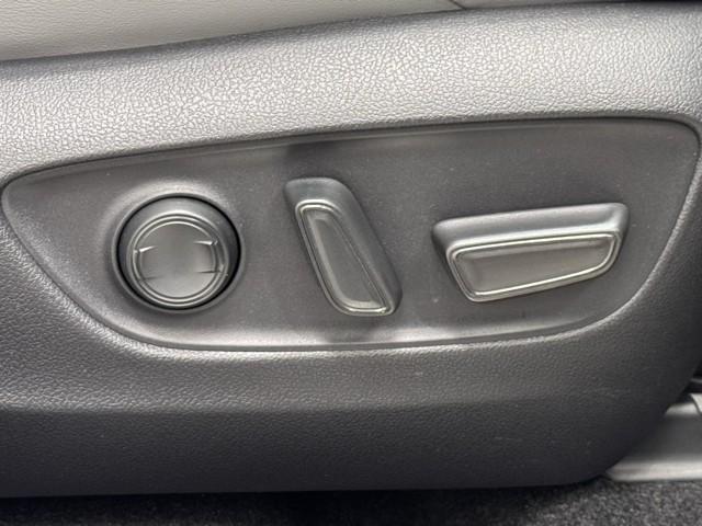 ハリアー Ｇ　衝突回避ブレーキ　ナビ　バックモニター　クルーズコントロール　スマートキー　記録簿有　１オーナ　横滑防止装置　ＬＥＤランプ　１８インチＡＷ　ＥＴＣ車載器　パワーバックドア　ナビ（13枚目）