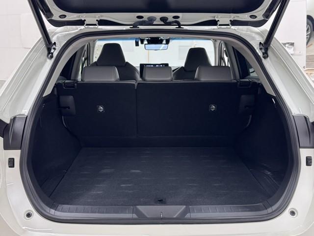 ハリアー Ｇ　衝突回避ブレーキ　ナビ　バックモニター　クルーズコントロール　スマートキー　記録簿有　１オーナ　横滑防止装置　ＬＥＤランプ　１８インチＡＷ　ＥＴＣ車載器　パワーバックドア　ナビ（16枚目）