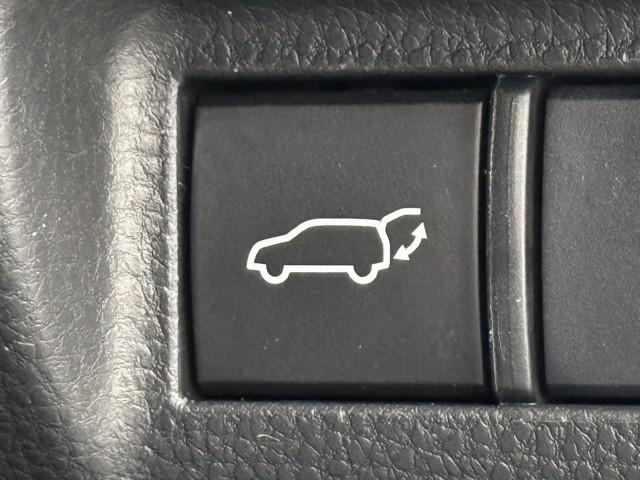 ハリアー Ｇ　衝突回避ブレーキ　ナビ　バックモニター　クルーズコントロール　スマートキー　記録簿有　１オーナ　横滑防止装置　ＬＥＤランプ　１８インチＡＷ　ＥＴＣ車載器　パワーバックドア　ナビ（17枚目）